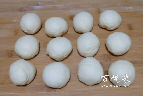 在家烤面包,配方自己改,低糖無(wú)油更健康,做法太簡(jiǎn)單了